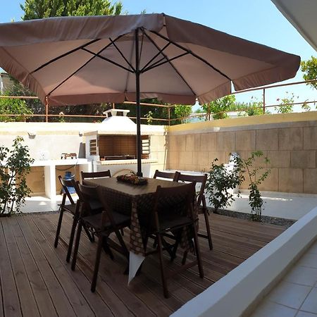 Sea Breeze Villa Хараки Екстериор снимка
